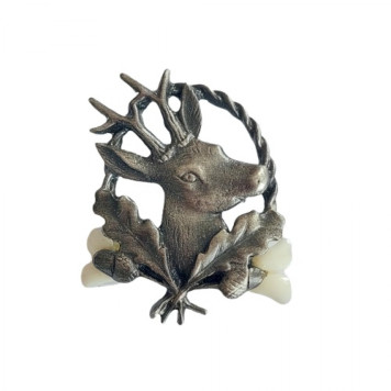 Pin with motif of deer with acorn and teeth ARTURE (2666)